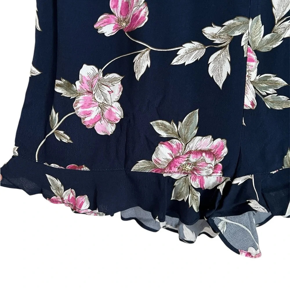 Cupcakes & Cashmere Floral Navy backless Romper NWT - Picture 6 of 9